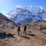 guests enjoying makalu base camp trek